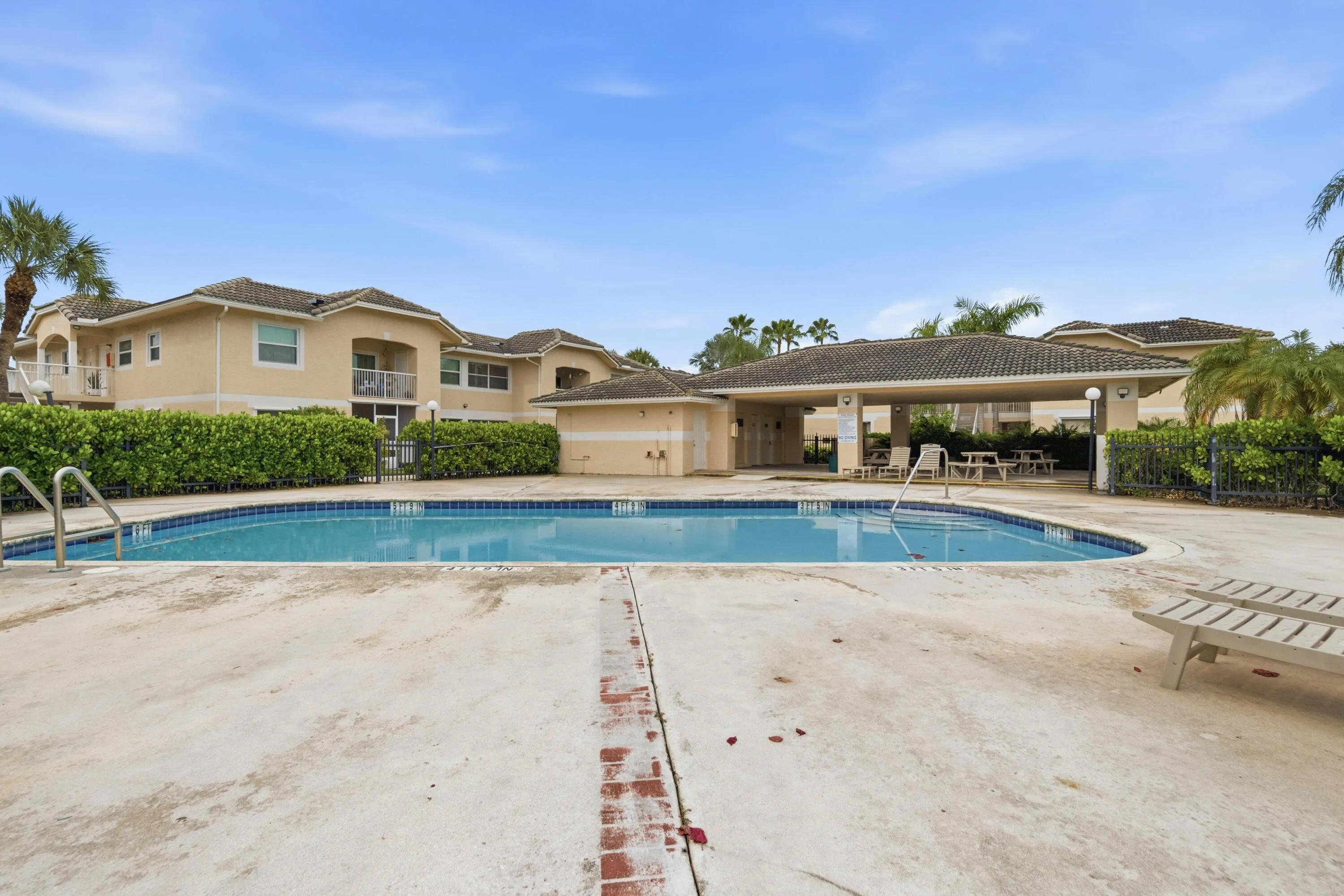 12069 Royal Palm Blvd_025