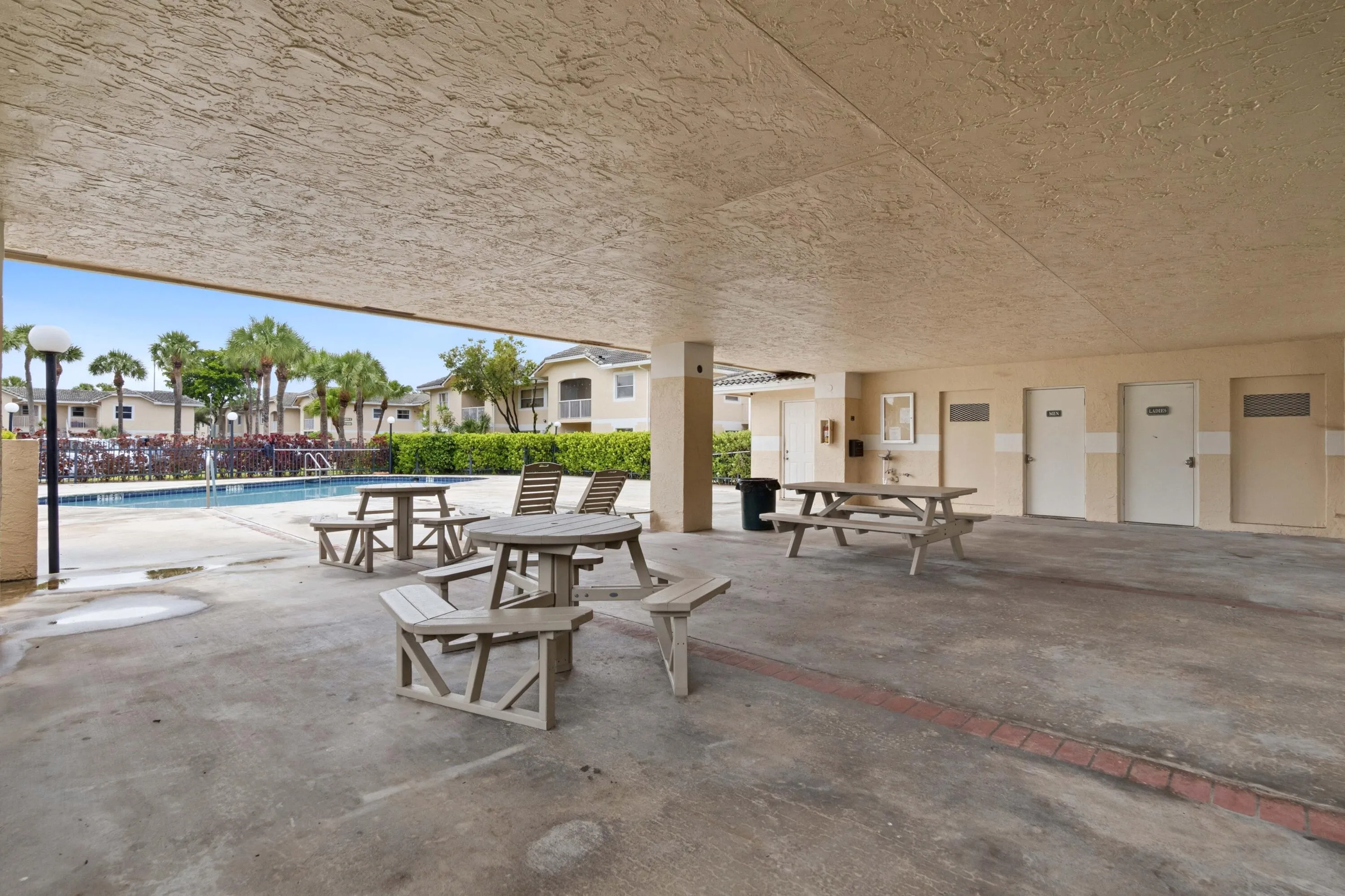 12069 Royal Palm Blvd_023