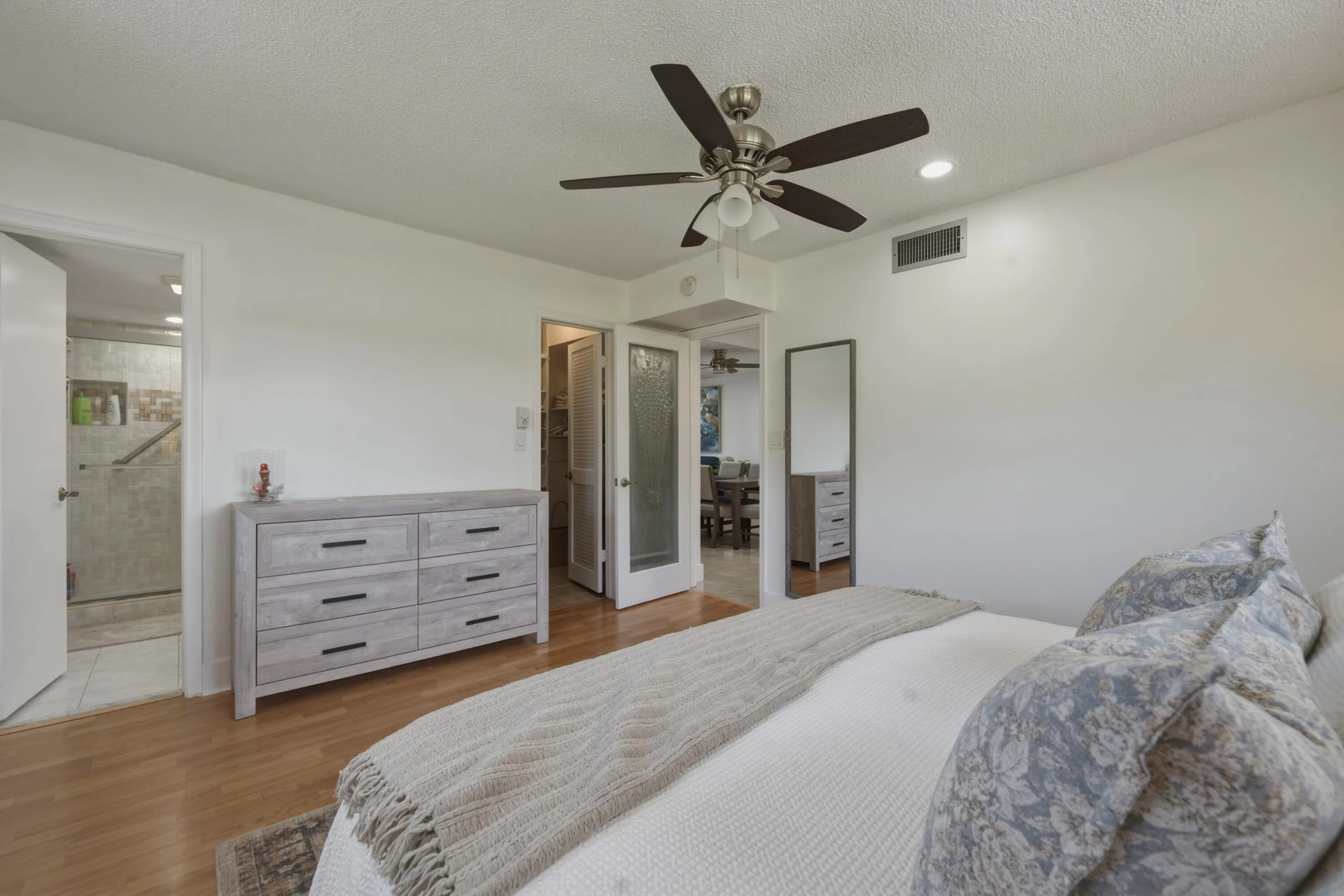 16. Mater Bedroom 3