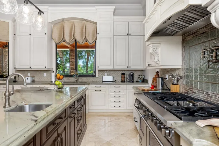 Kitchen 6
