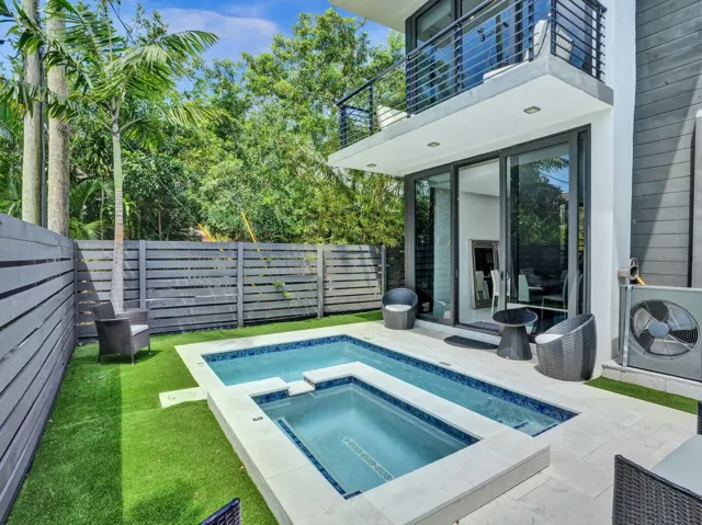 2514 backyard pool