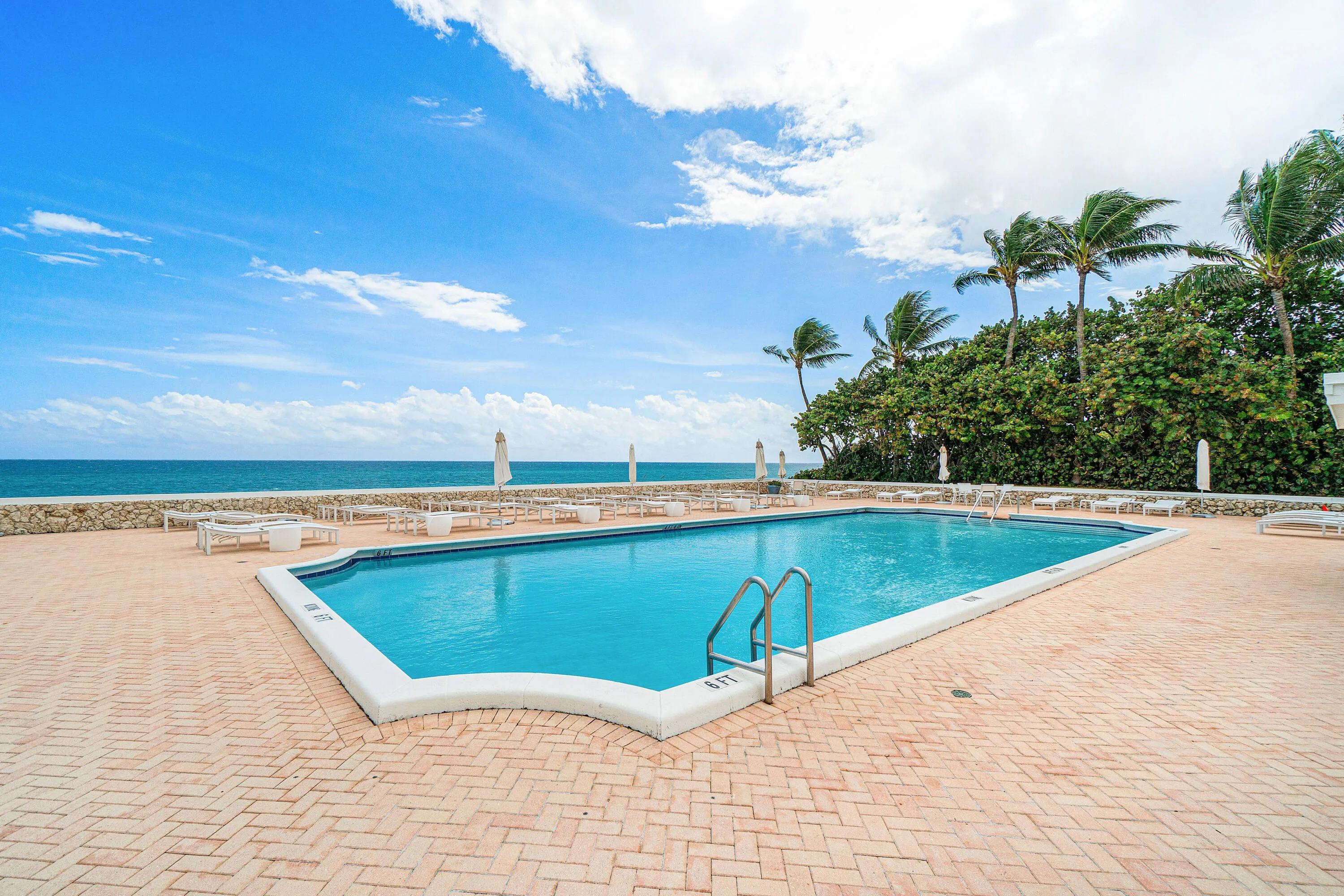 042-2295SouthOceanBoulevard-425-PalmBeac