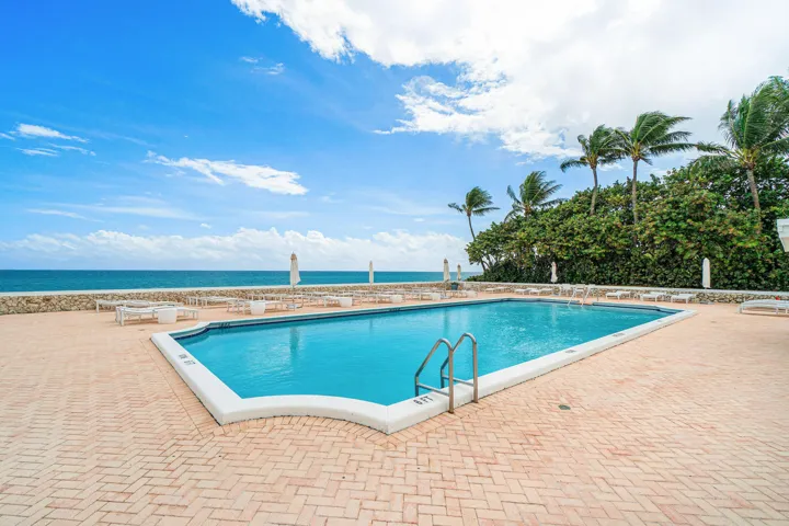 042-2295SouthOceanBoulevard-425-PalmBeac