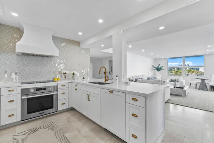 011-2295SouthOceanBoulevard-425-PalmBeac