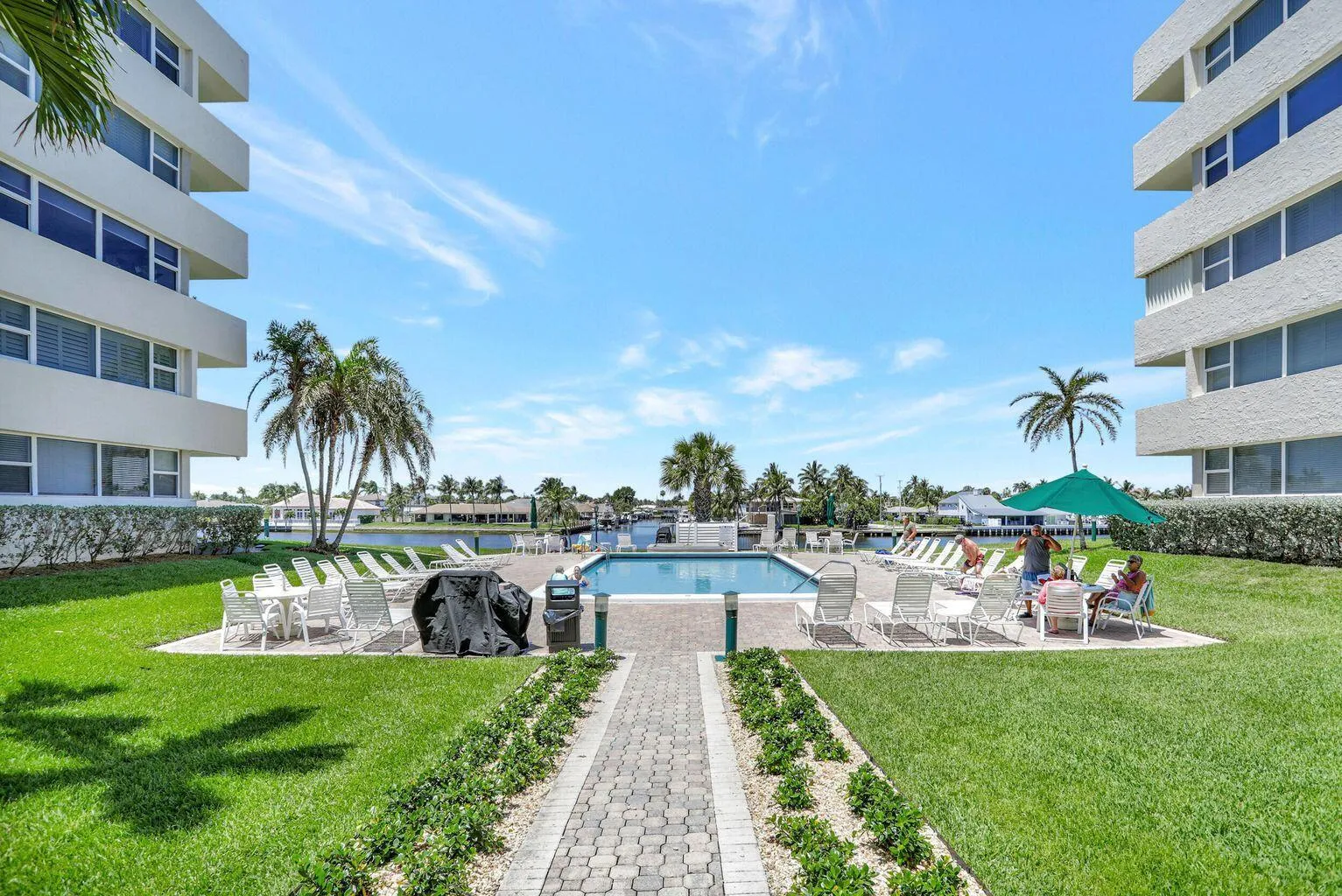 Intracoastal Side Pool