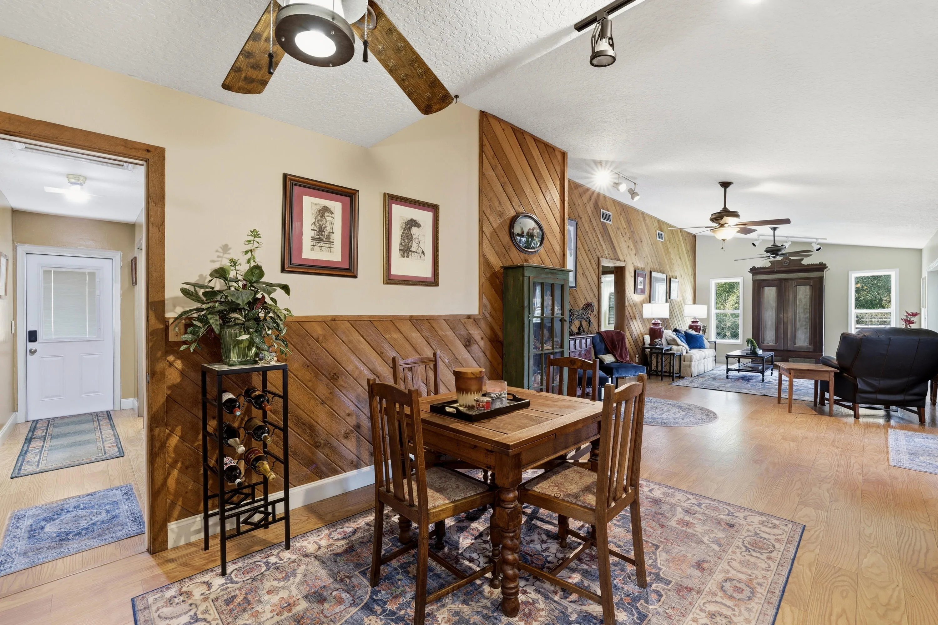 Dining/living room