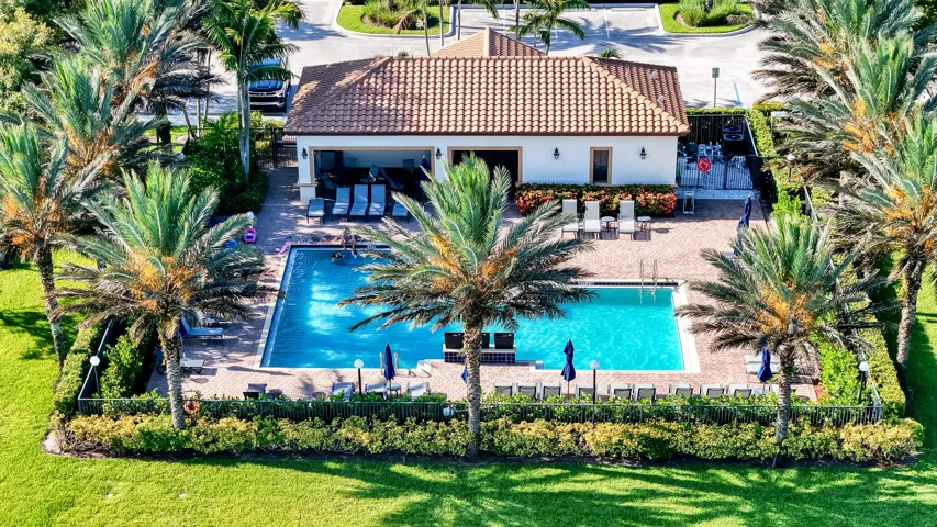 5323 Santa Maria Ave 70