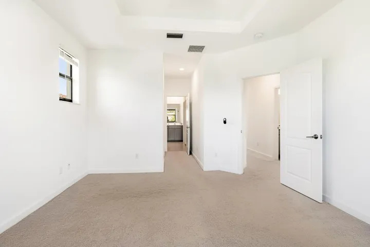 5323 Santa Maria Ave 34