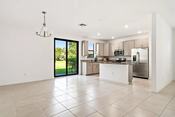 5323 Santa Maria Ave 05