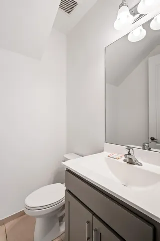 5323 Santa Maria Ave 19