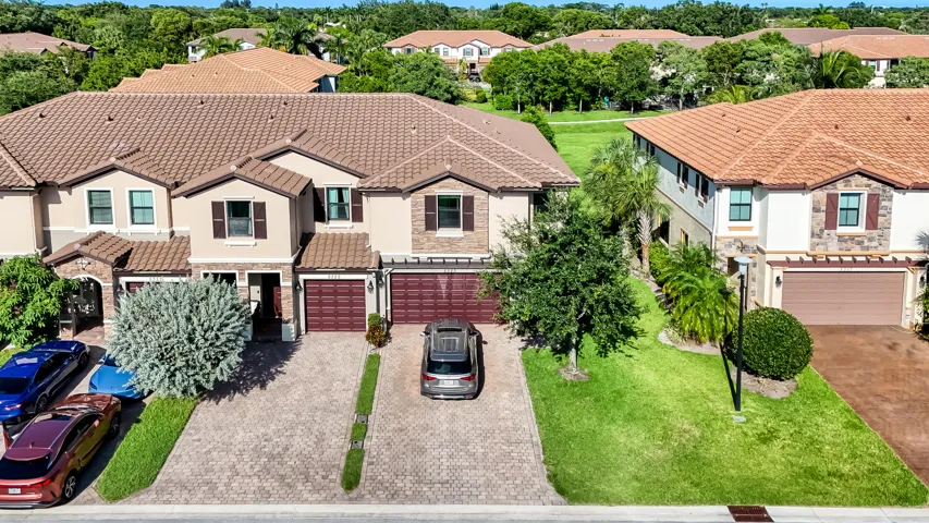 5323 Santa Maria Ave 57