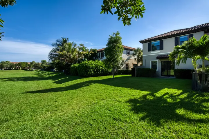 5323 Santa Maria Ave 41