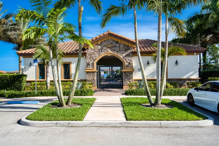 5323 Santa Maria Ave 54