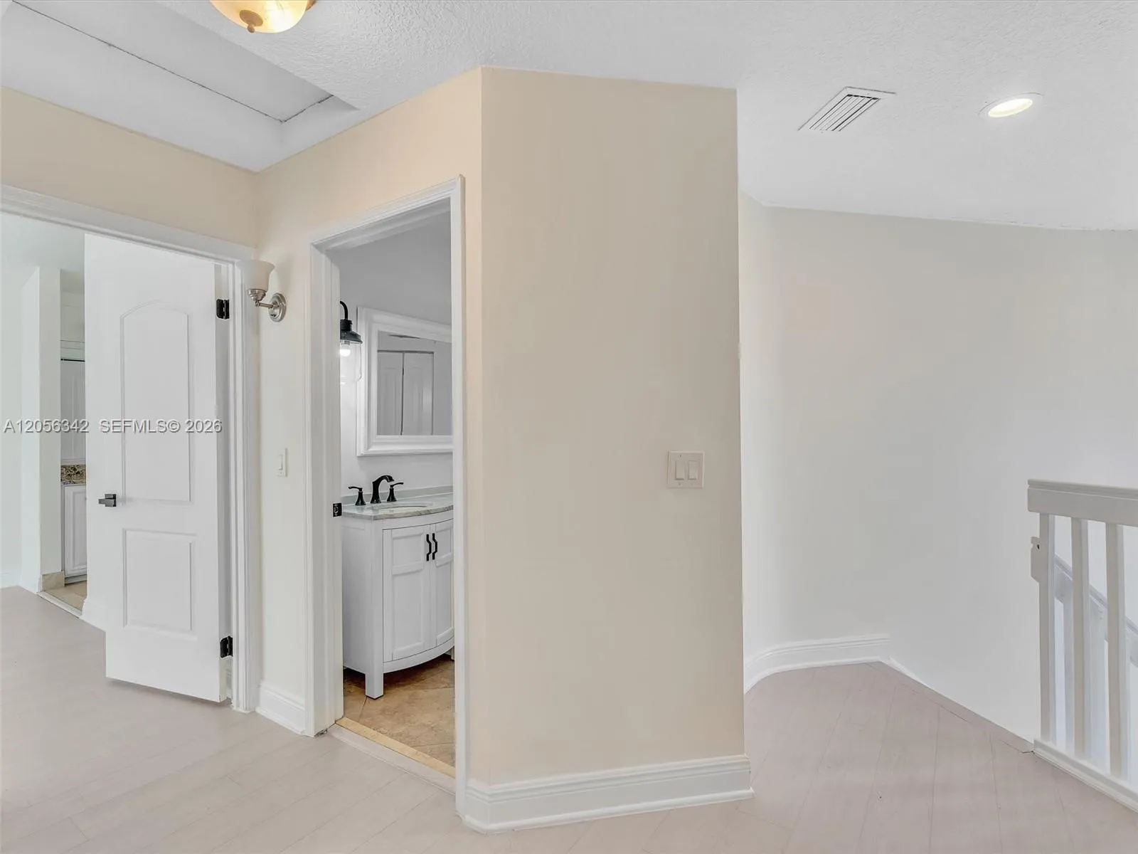 Photo 51
