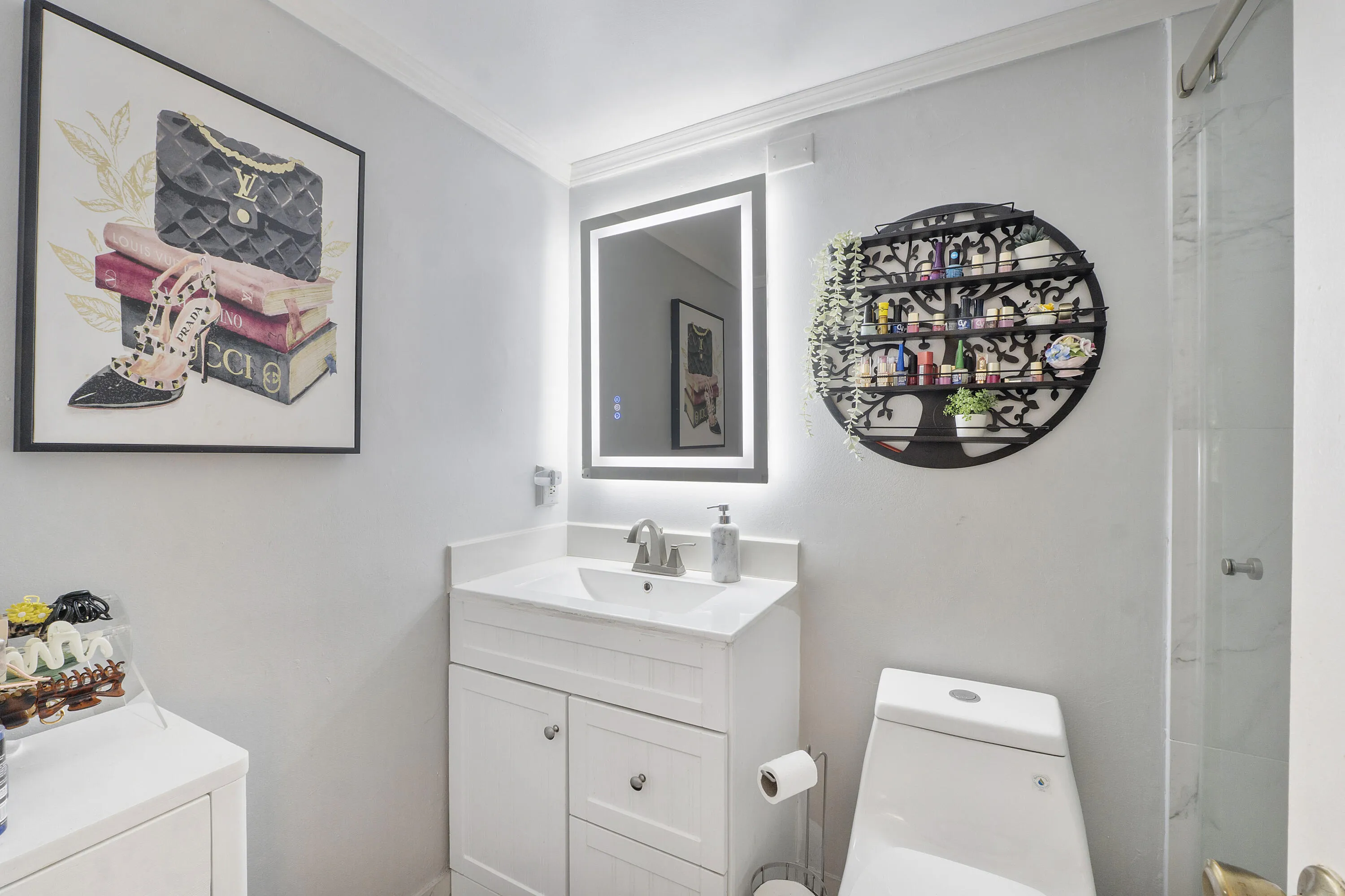 Full Bathroom