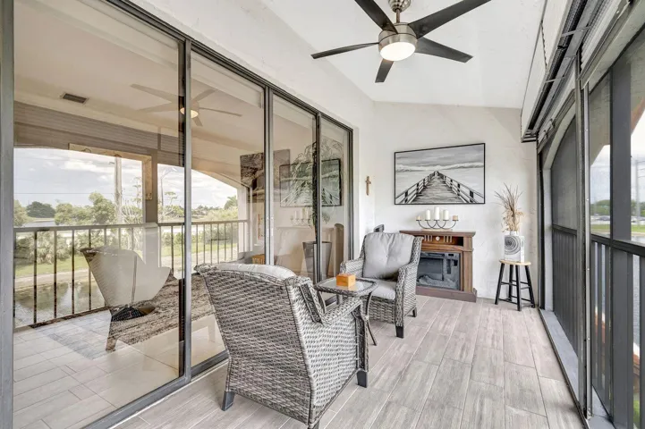 SCREENED BALCONY