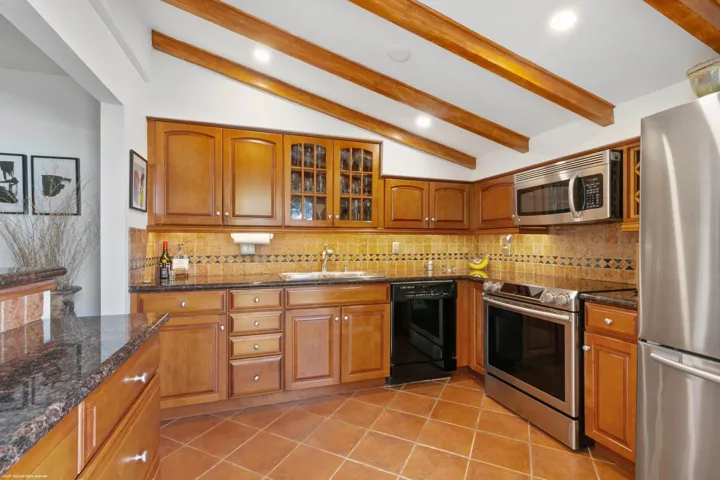 208 Sims Creek Dr 015