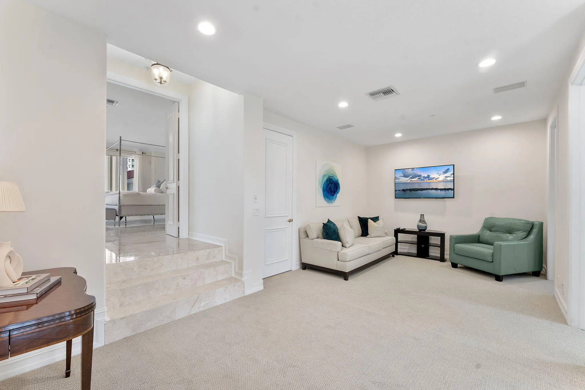 Loft - Upstairs