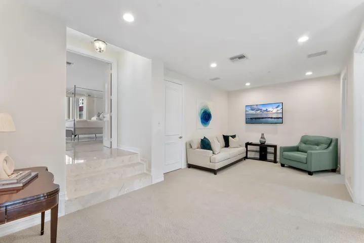 Loft - Upstairs