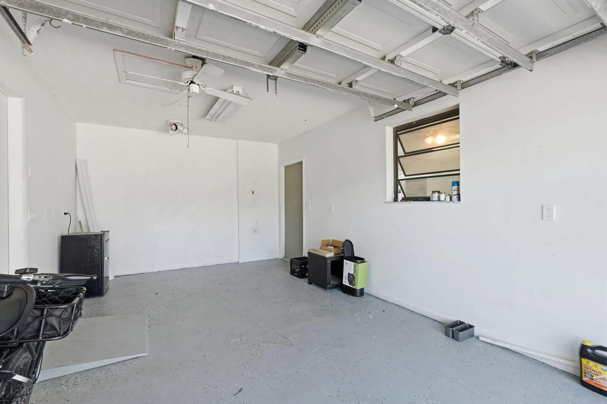35-web-or-mls-16476_107th_Dr_N_035