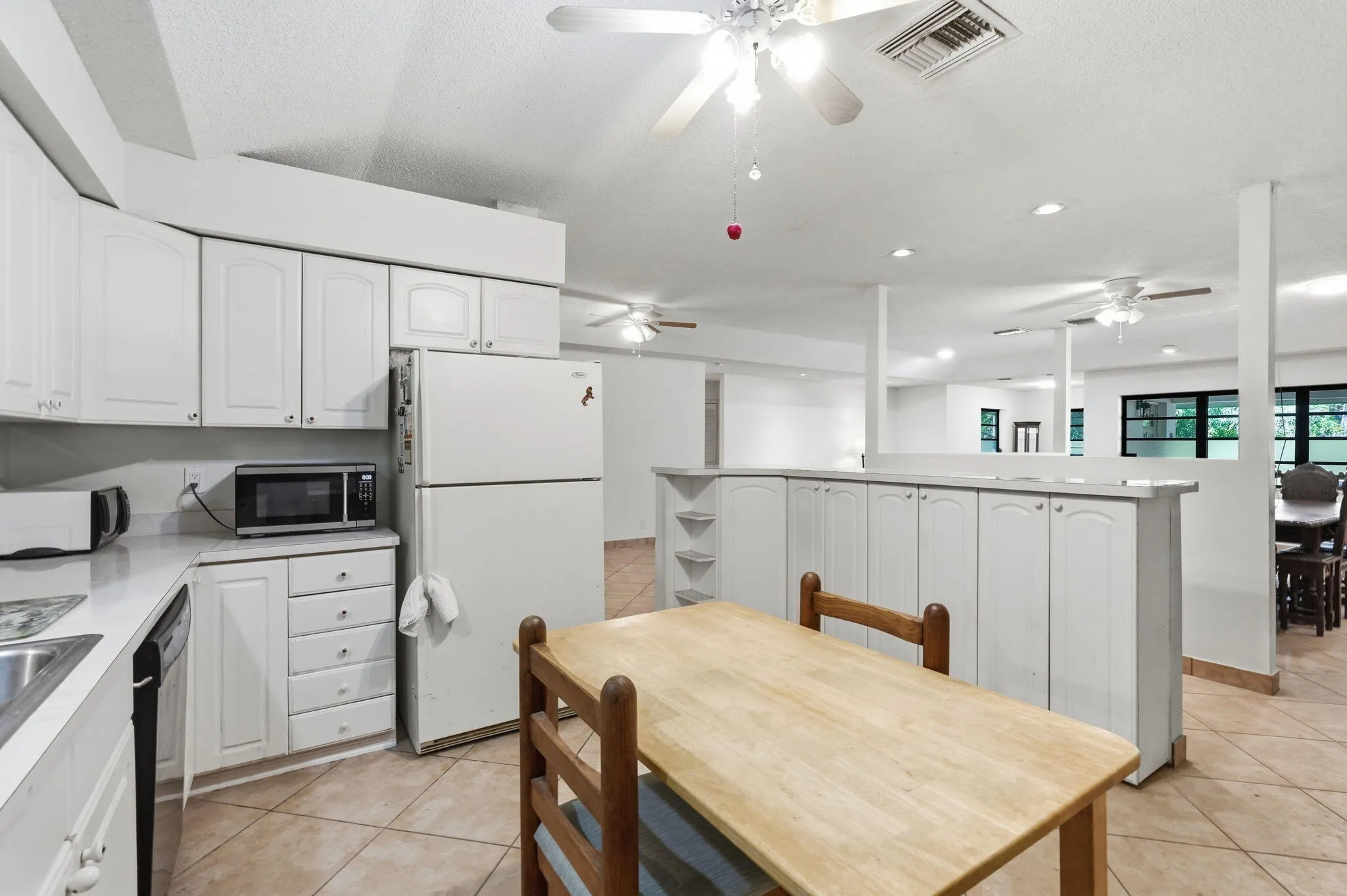 23-web-or-mls-16476_107th_Dr_N_023