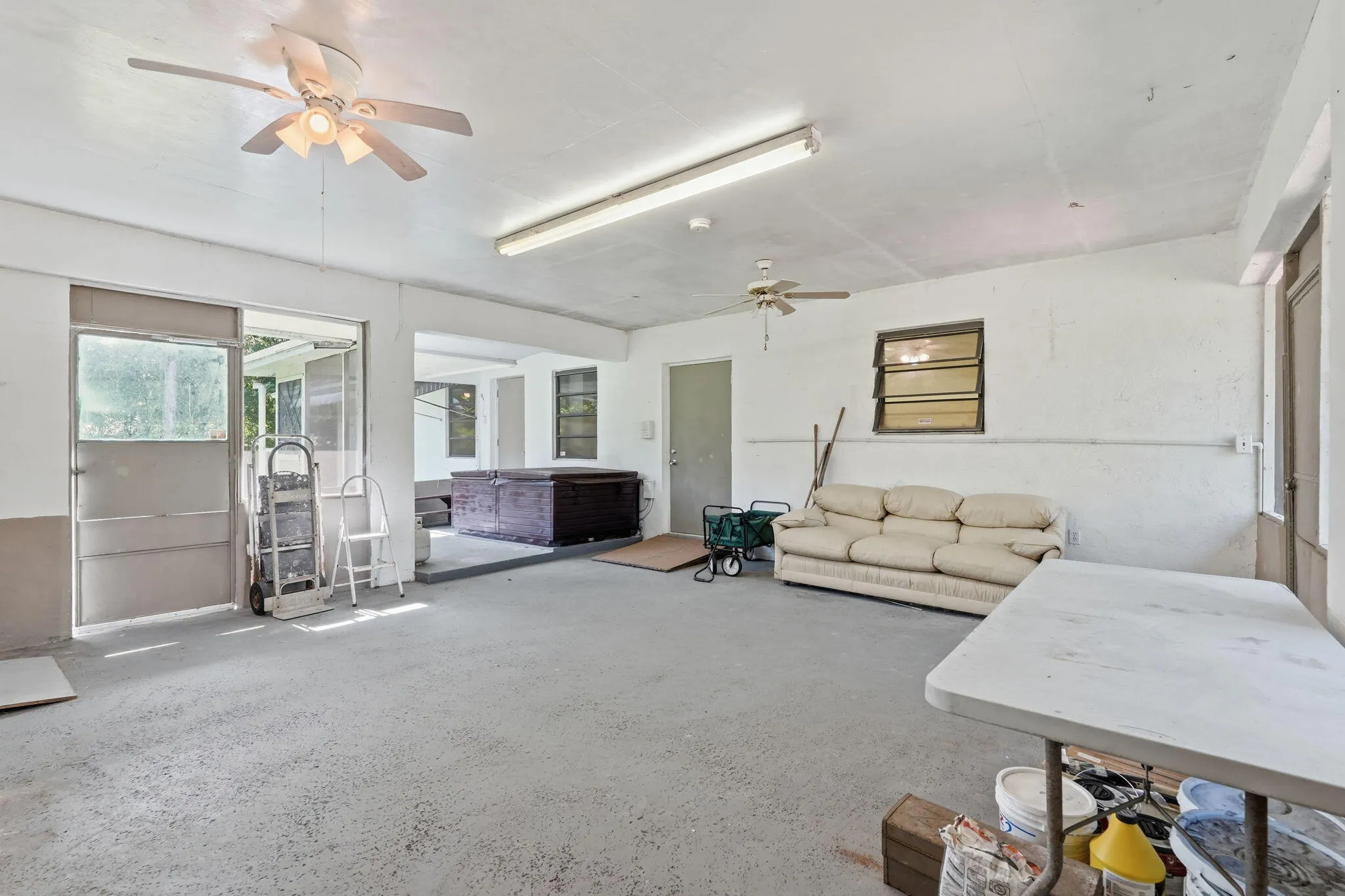 31-web-or-mls-16476_107th_Dr_N_031
