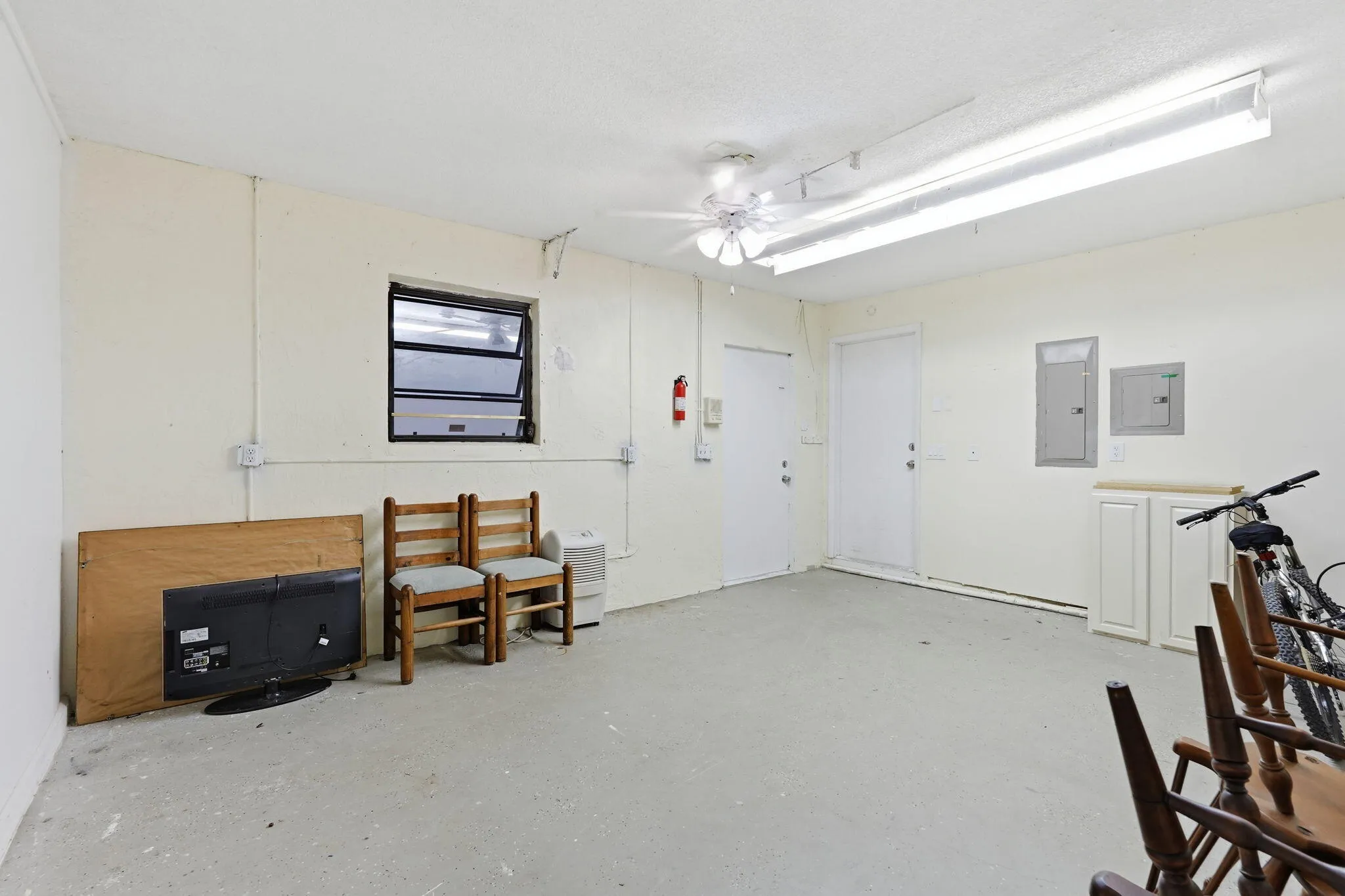 29-web-or-mls-16476_107th_Dr_N_029
