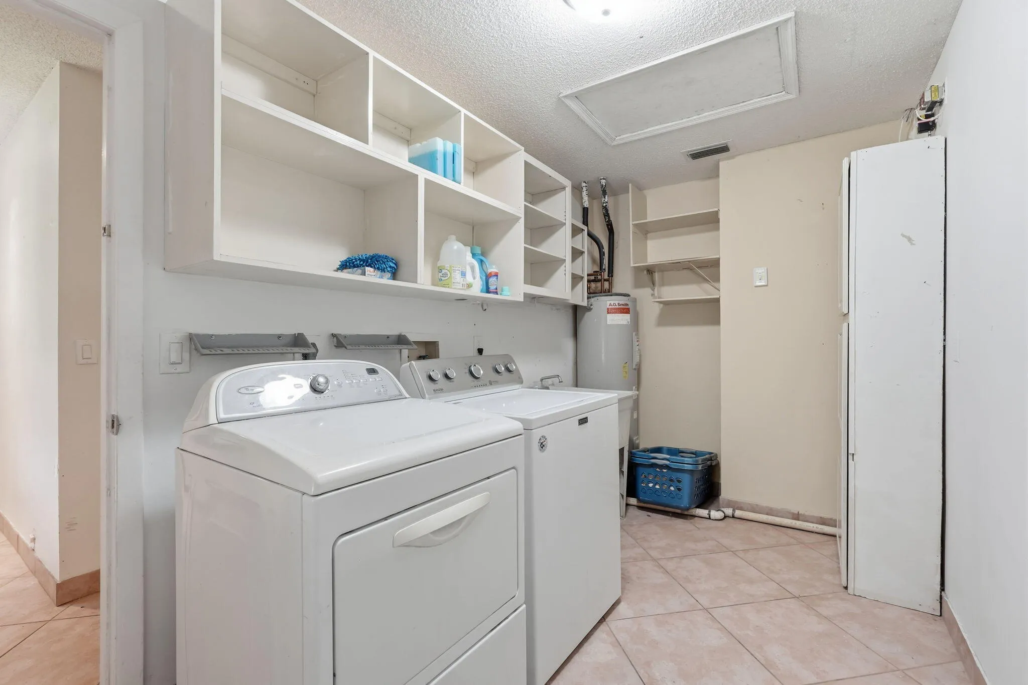 5-web-or-mls-16476_107th_Dr_N_005 (1)