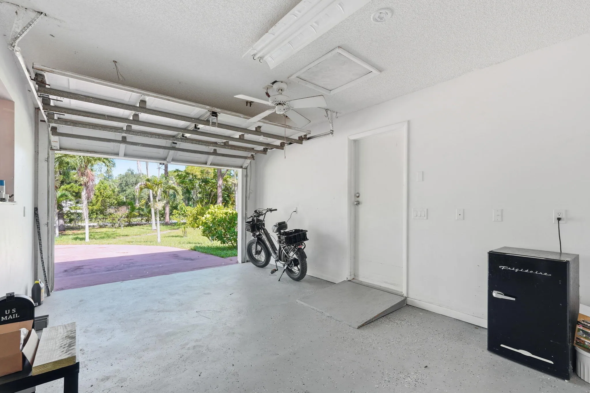 34-web-or-mls-16476_107th_Dr_N_034