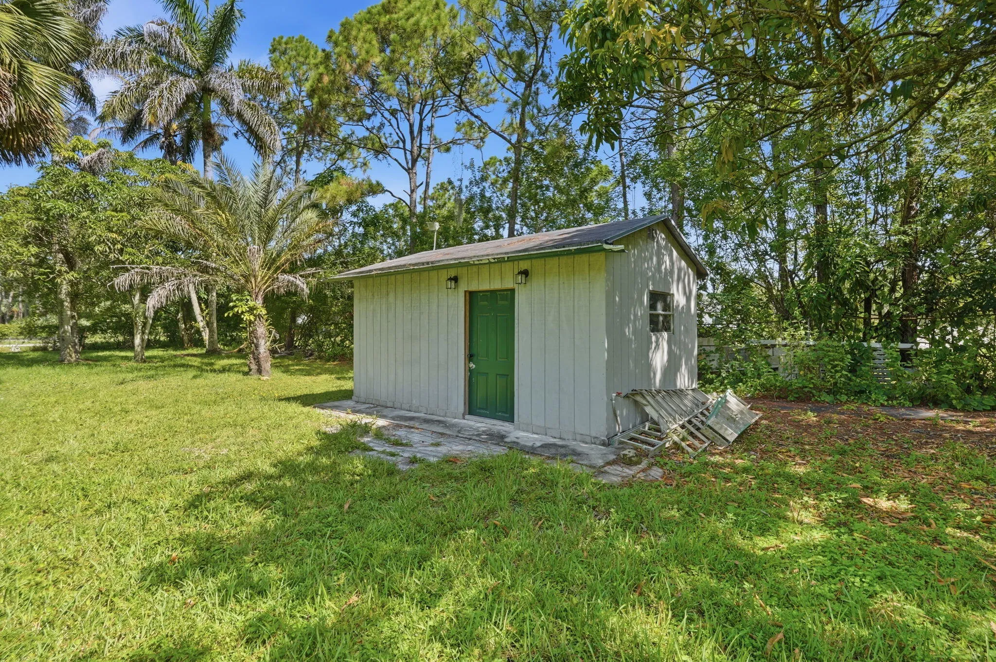 38-web-or-mls-16476_107th_Dr_N_038