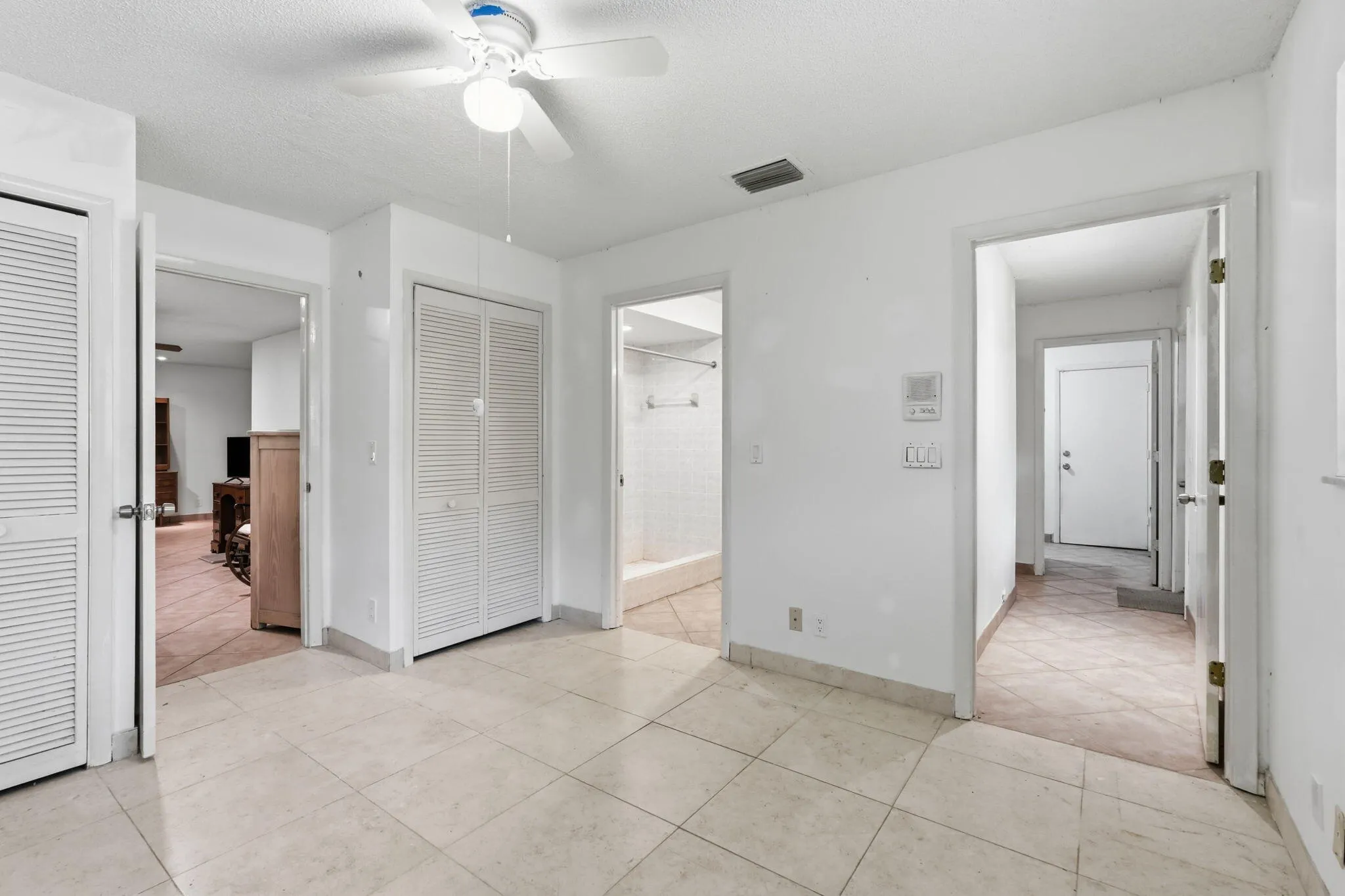 7-web-or-mls-16476_107th_Dr_N_007
