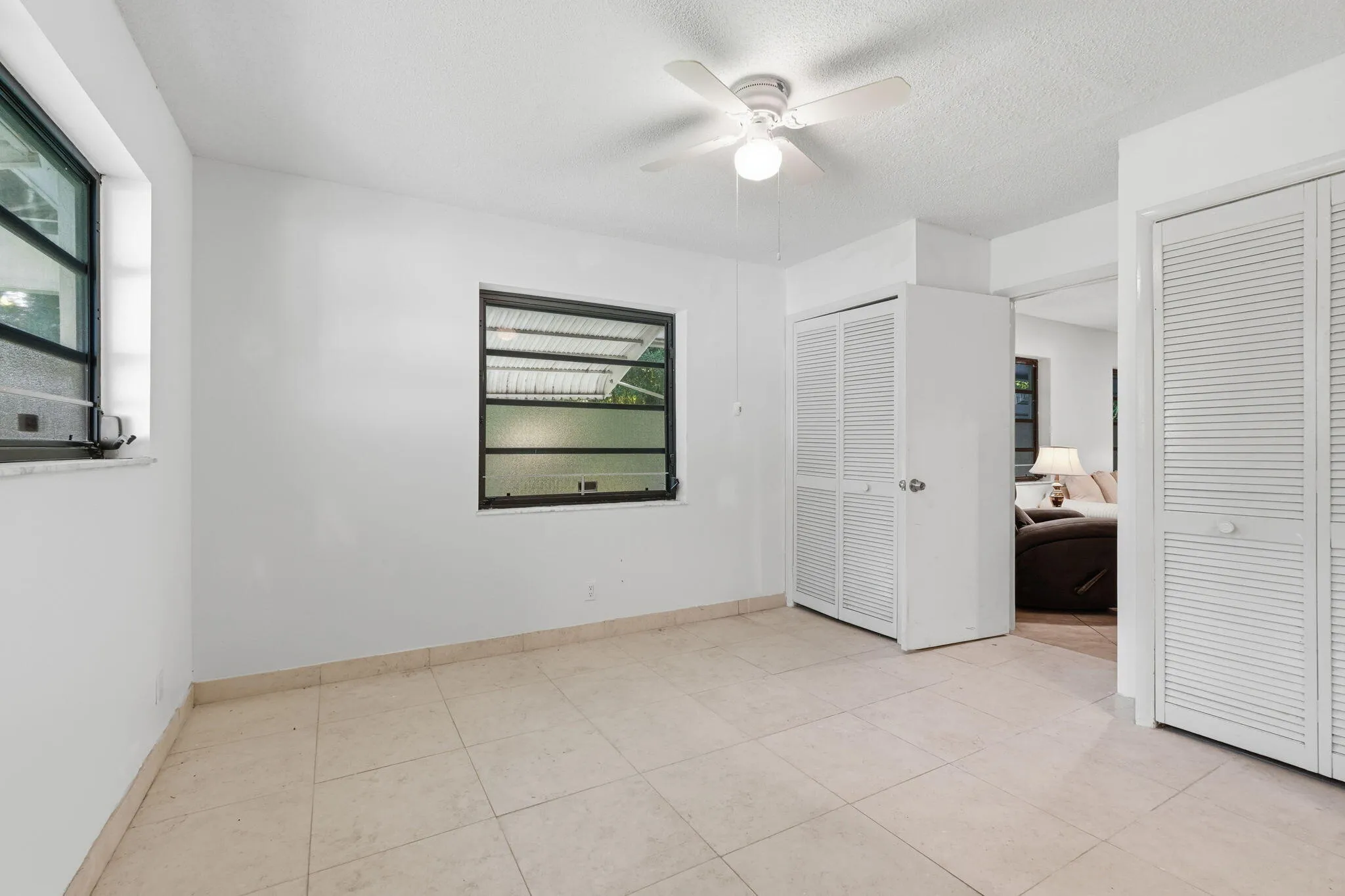 6-web-or-mls-16476_107th_Dr_N_006