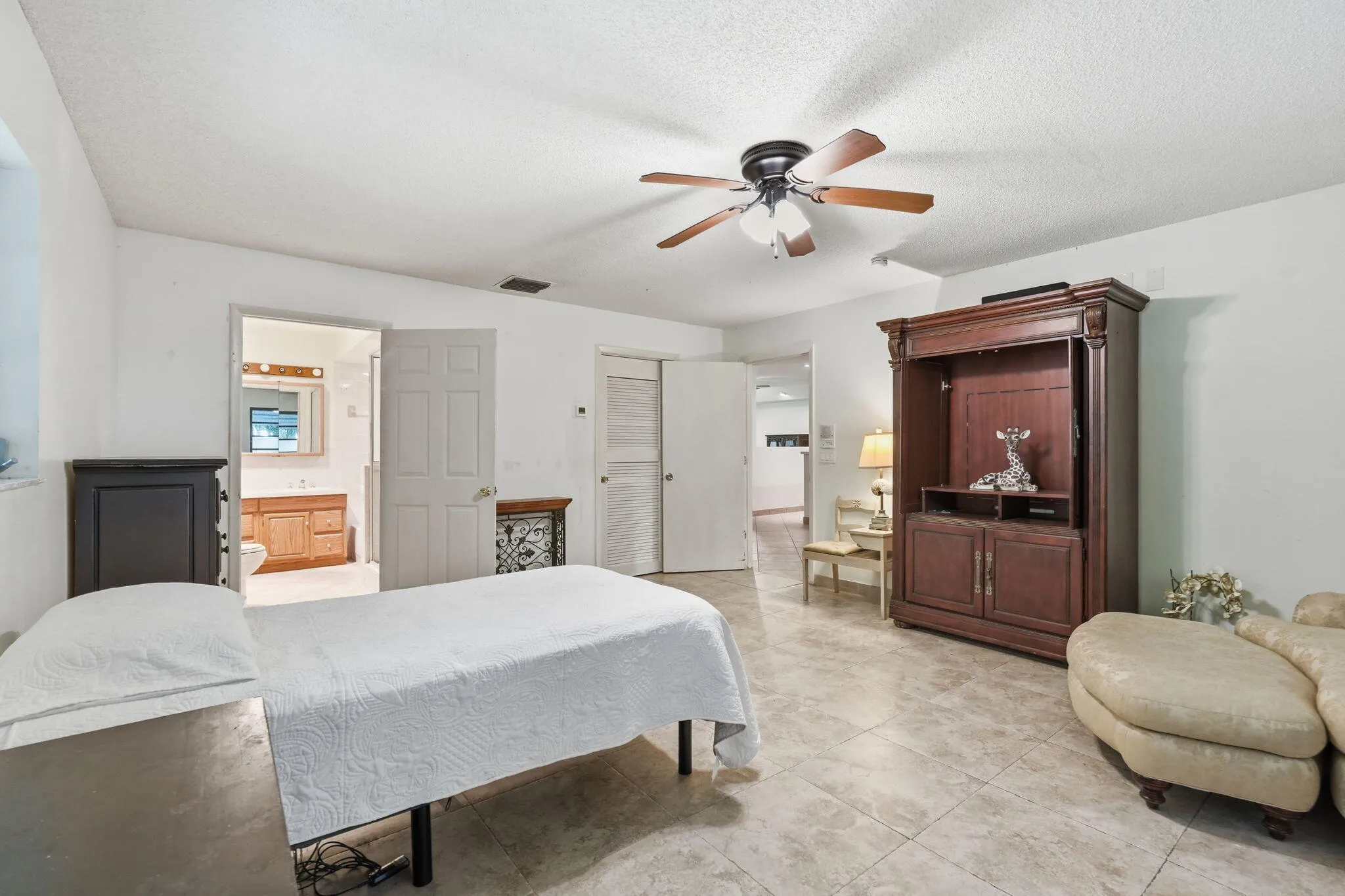 3-web-or-mls-16476_107th_Dr_N_003