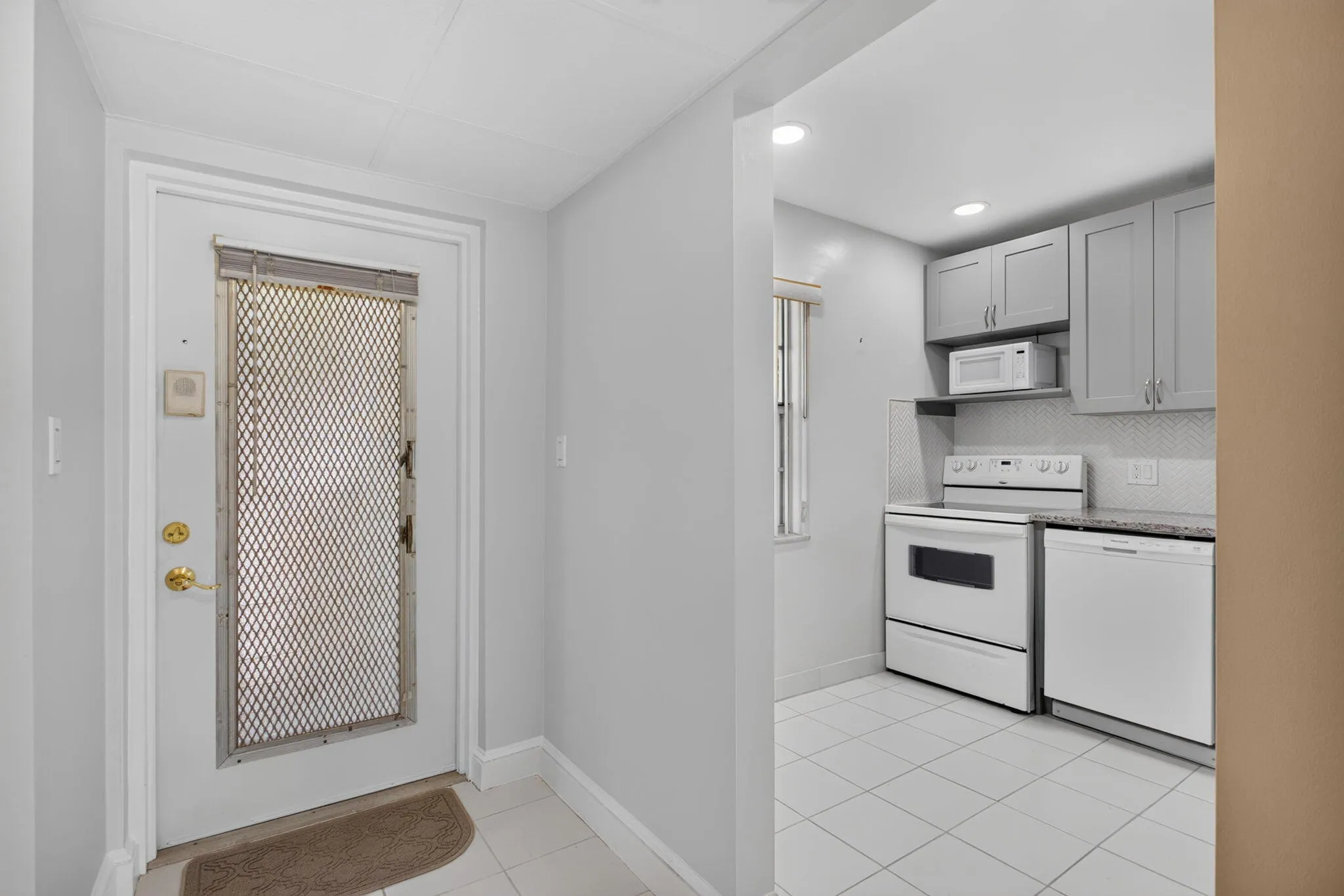Front Door Entrance - Kitchen