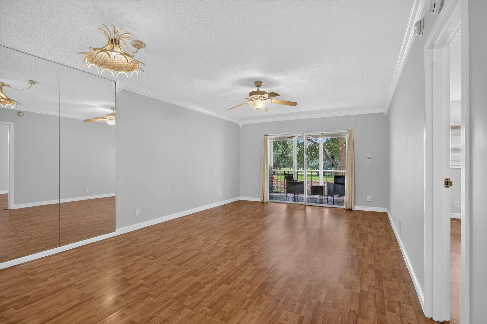 Living Area - Screened Patio