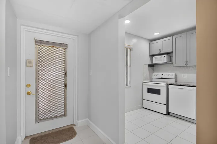 Front Door Entrance - Kitchen