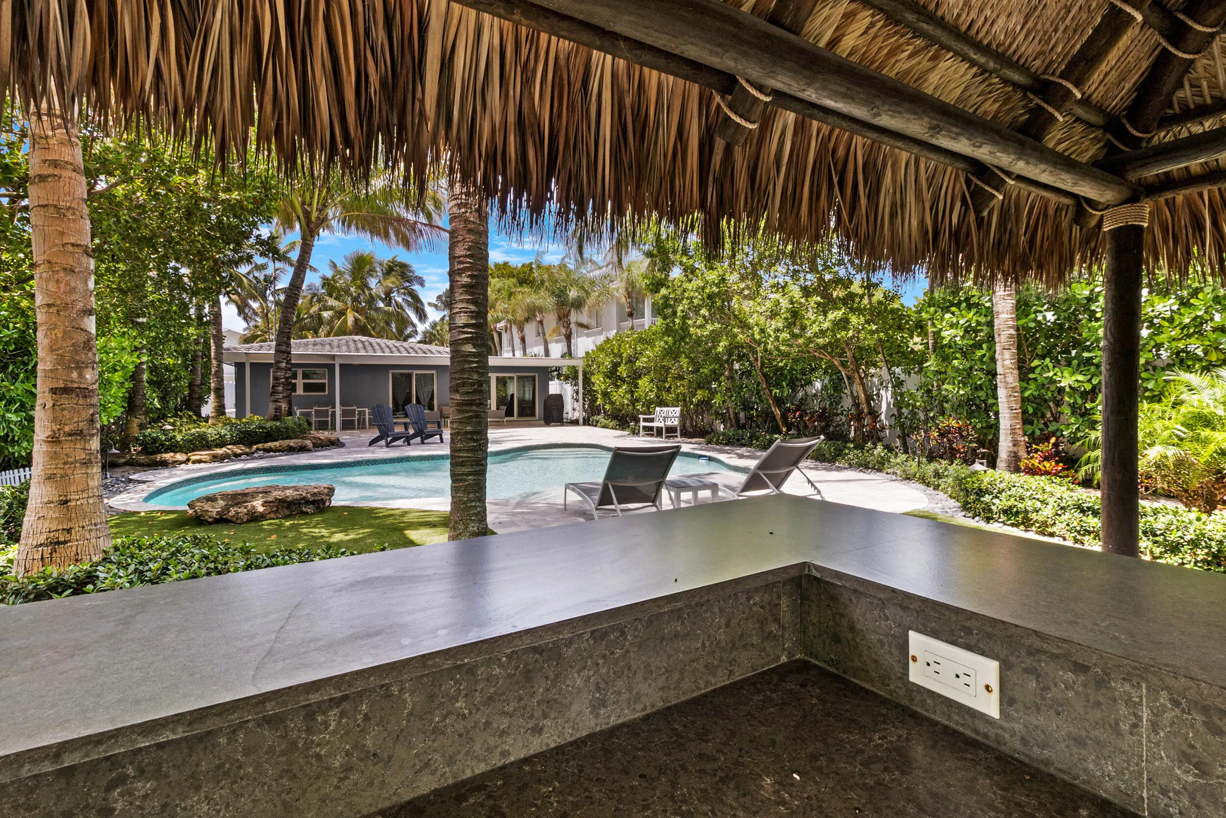 Tiki hut