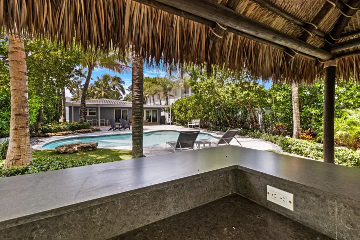 Tiki hut