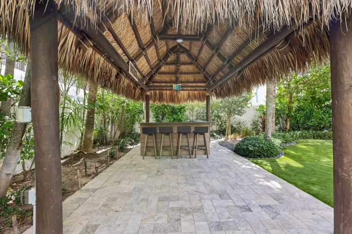 Tiki hut