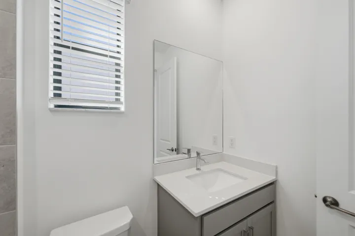 Prices, dimensions and features may vary and are subject to change. Photos are for illustrative purposes only.