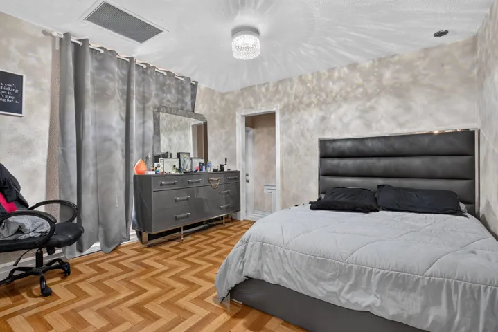 37-web-or-mls-7355-8906