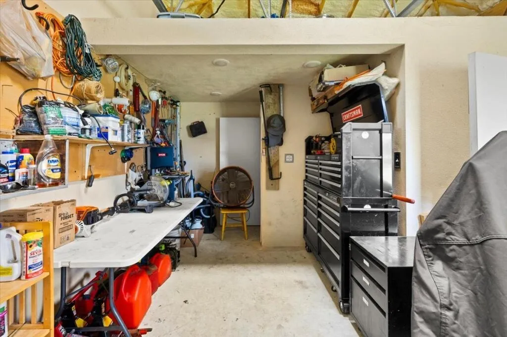 69-Detached Shop