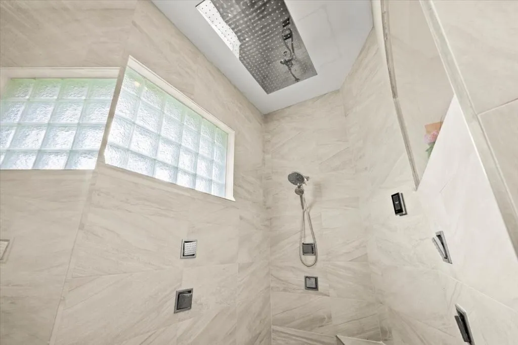 37-Master Bathroom