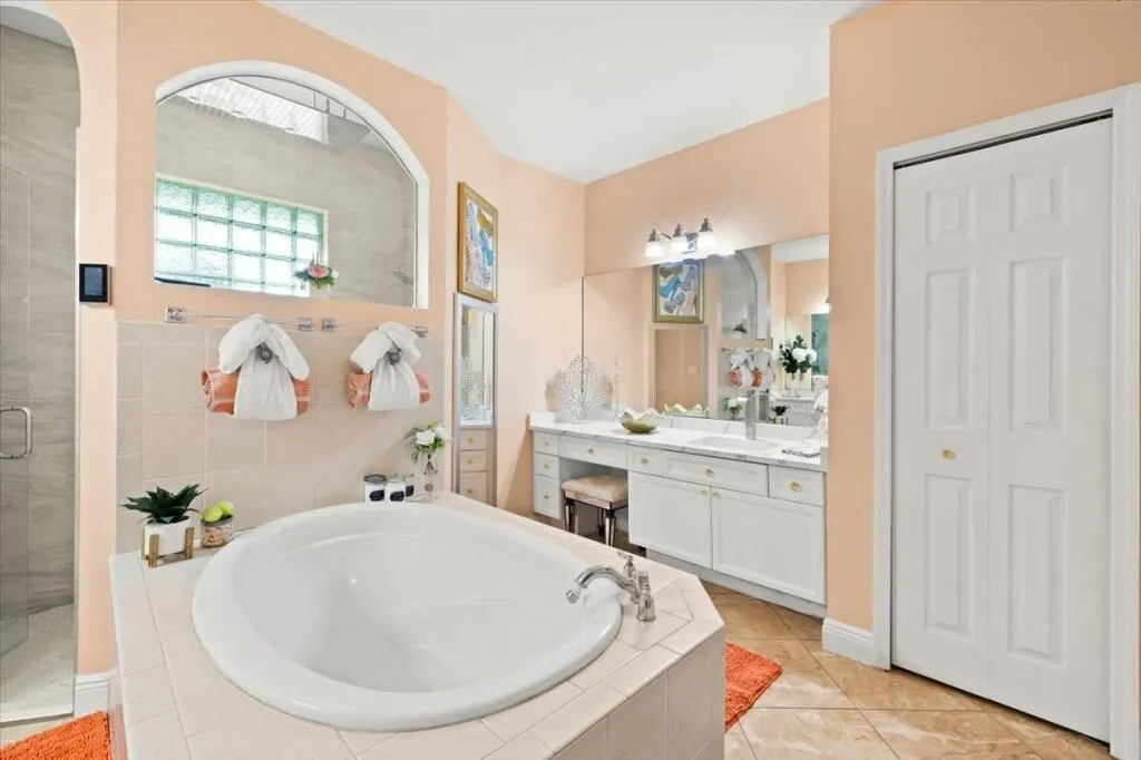 33-Master Bathroom