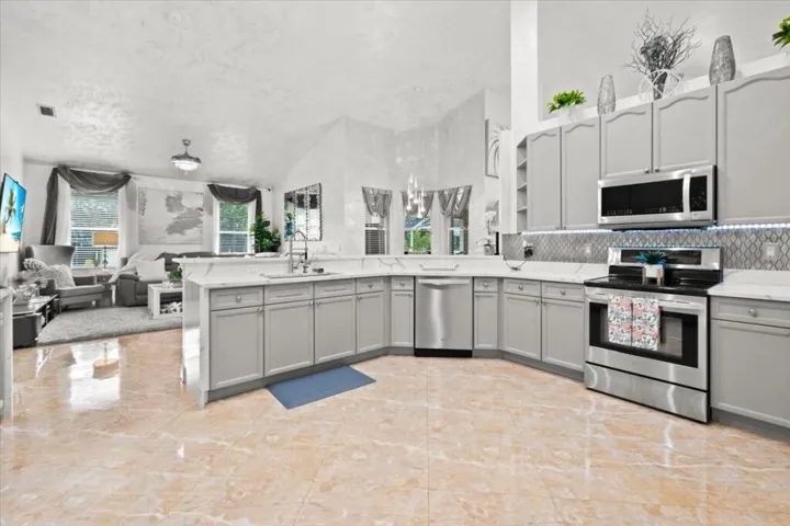 23-Kitchen