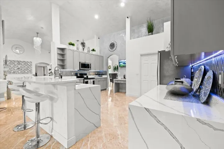 20-Kitchen-Snack Bar