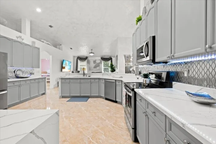 21-Kitchen