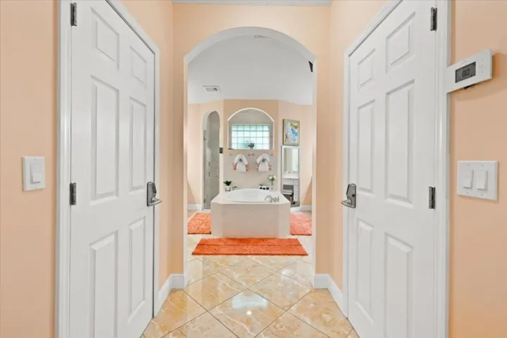 32-Master Bathroom