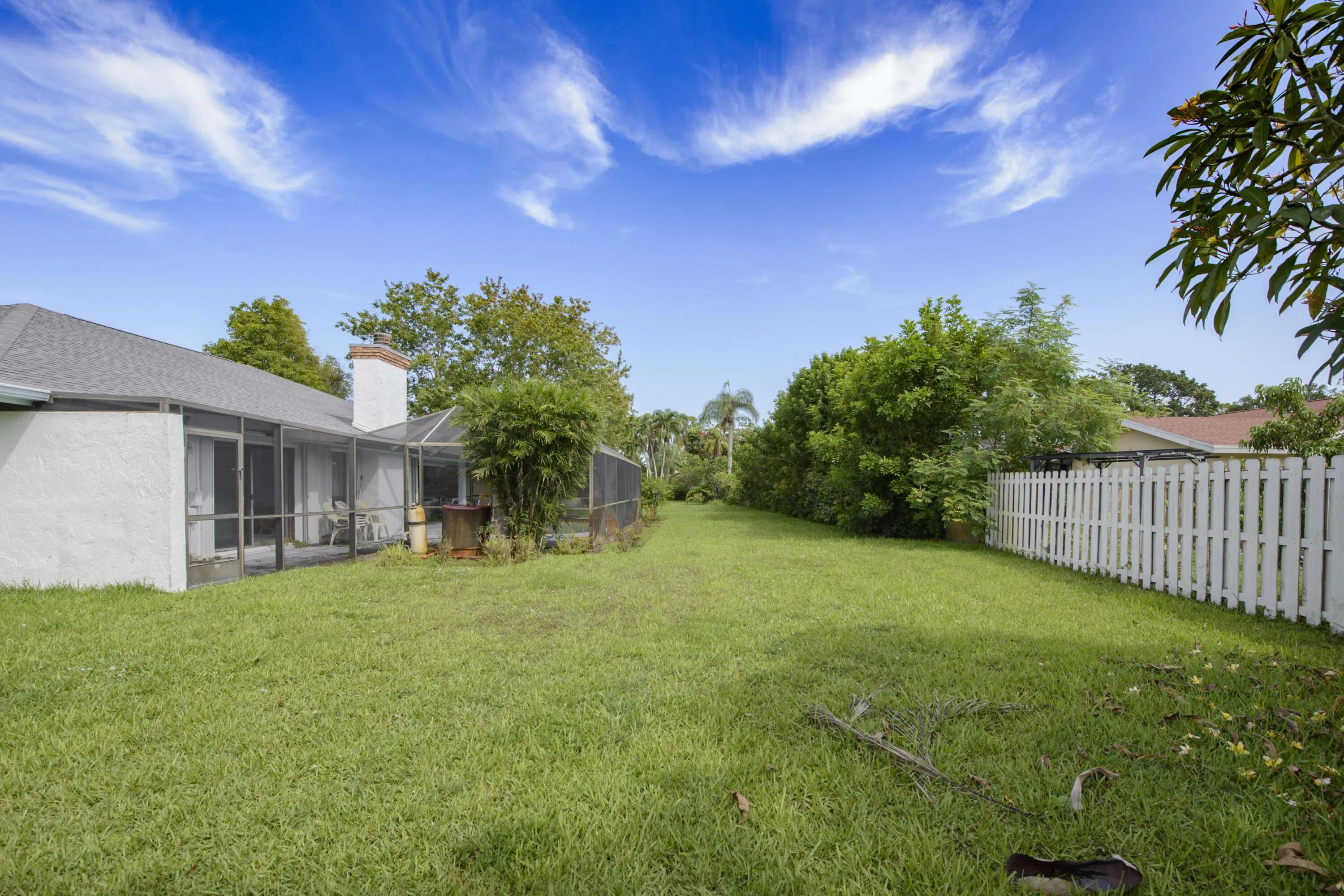16- Backyard (4)