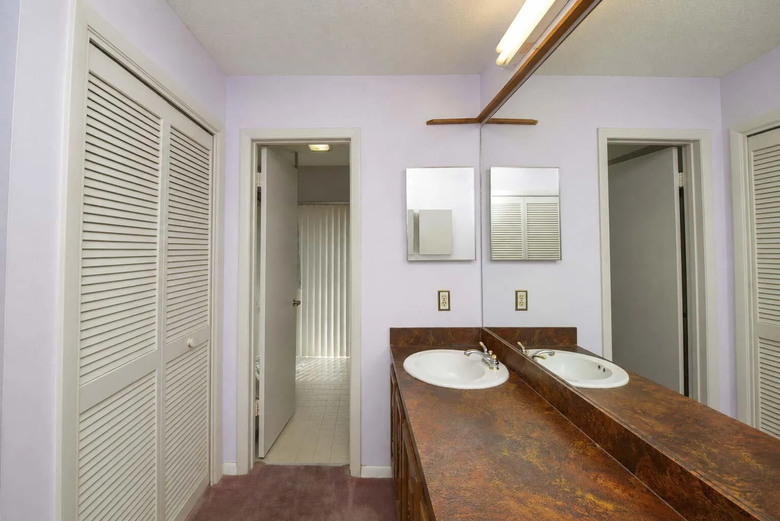 10- Master bathroom (03)
